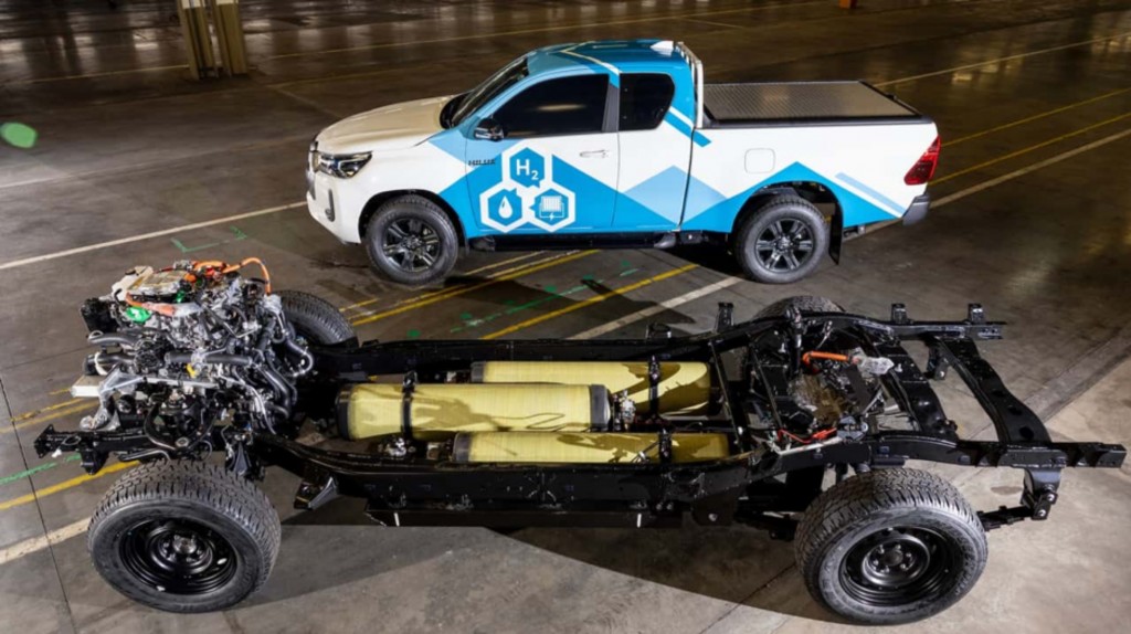 Hilux H2 fuel cell prototype 22