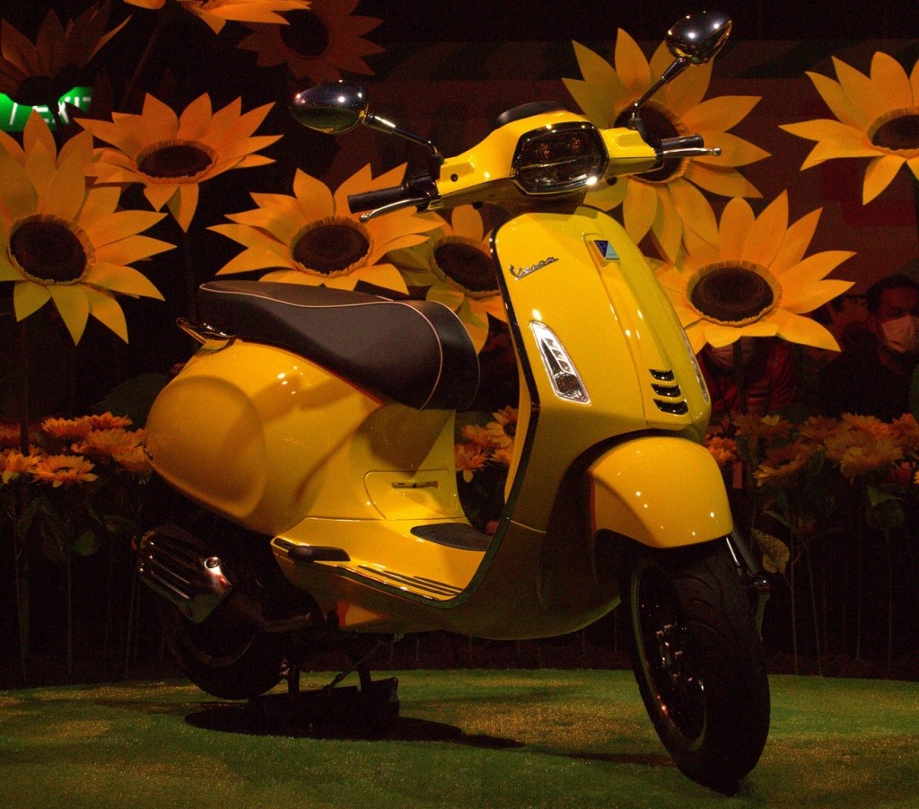VESPA PRIMAVERA 150 I-GET ABS TOURING II YELLOW SOLE