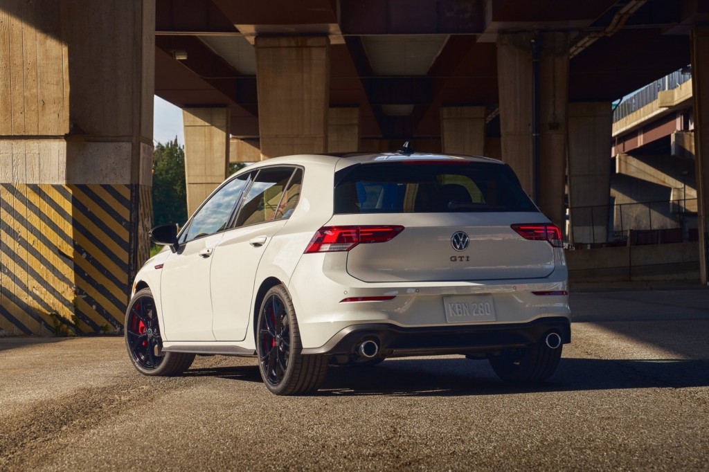 Volkswagen-Golf_GTI_380-2024-1600-22