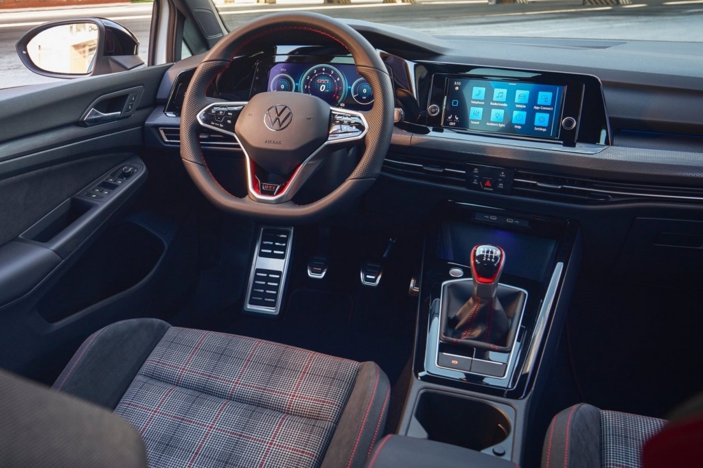 Volkswagen-Golf_GTI_380-2024-1600-66